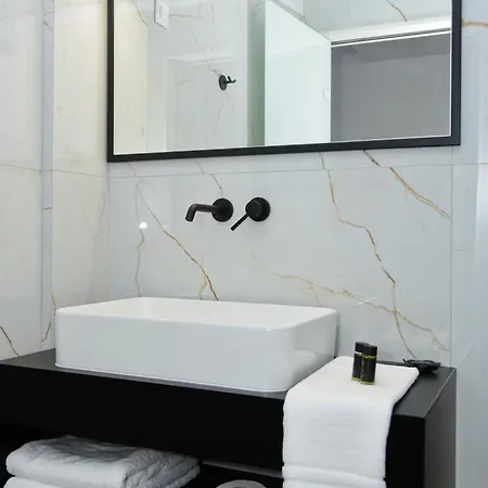 Akron فندق Áyios Nikítas