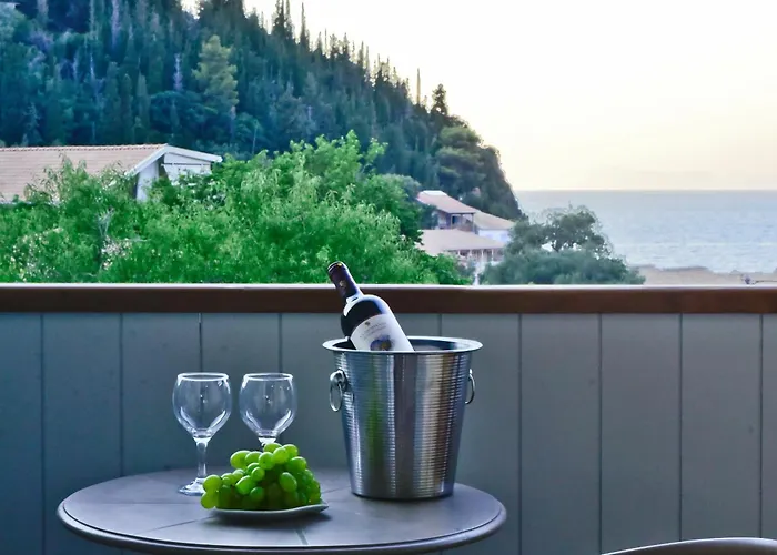 מלון Akron Áyios Nikítas