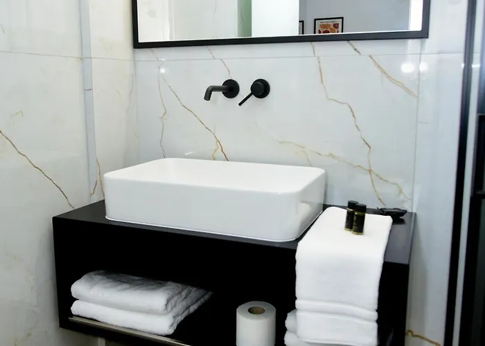 Akron * Áyios Nikítas