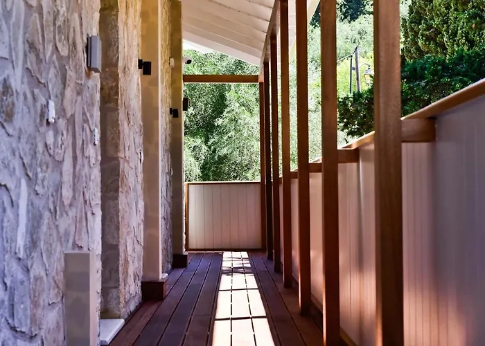 Akron * Áyios Nikítas