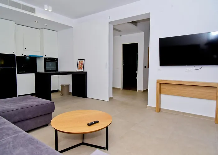 Akron * Áyios Nikítas